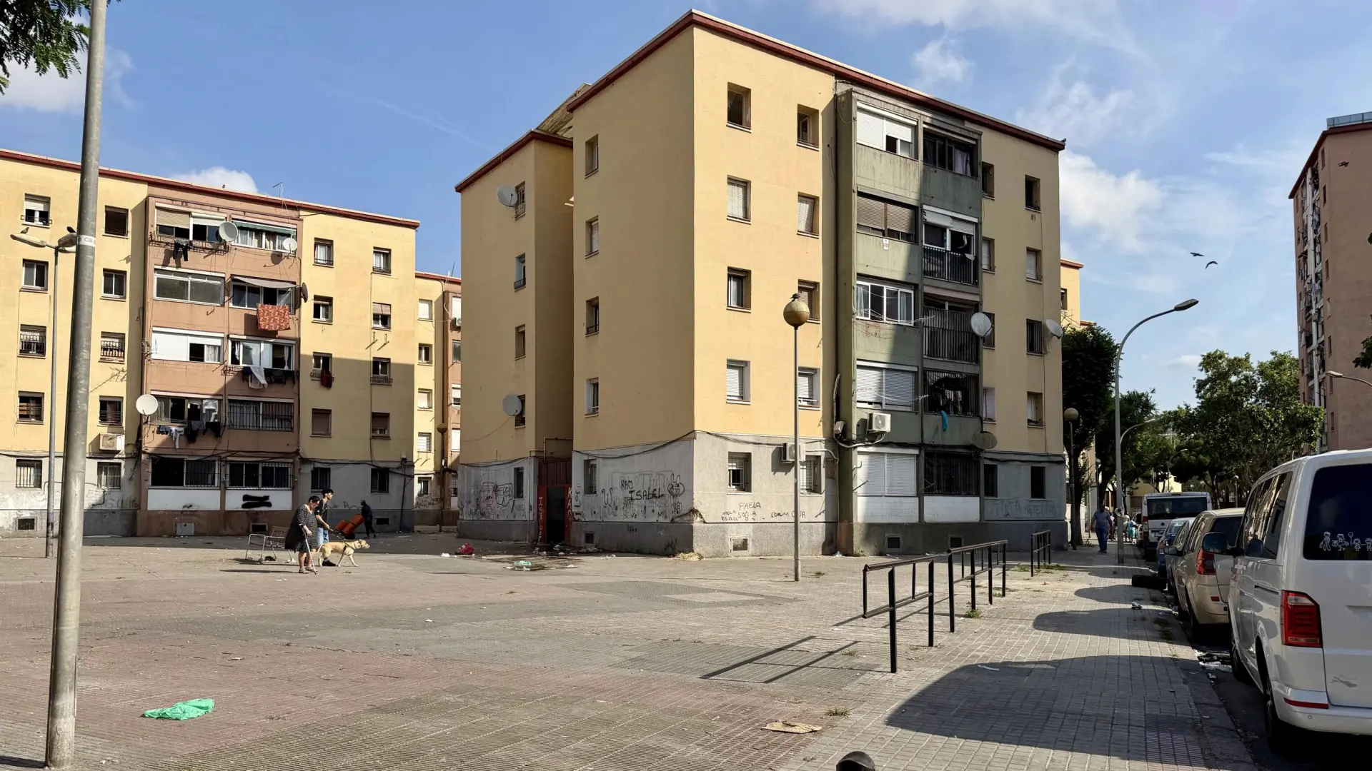 Badalona'da Uyuşturucu Çatışması: Masum Bir Kız Yaralandı, Belediye Başkanı Hukuk