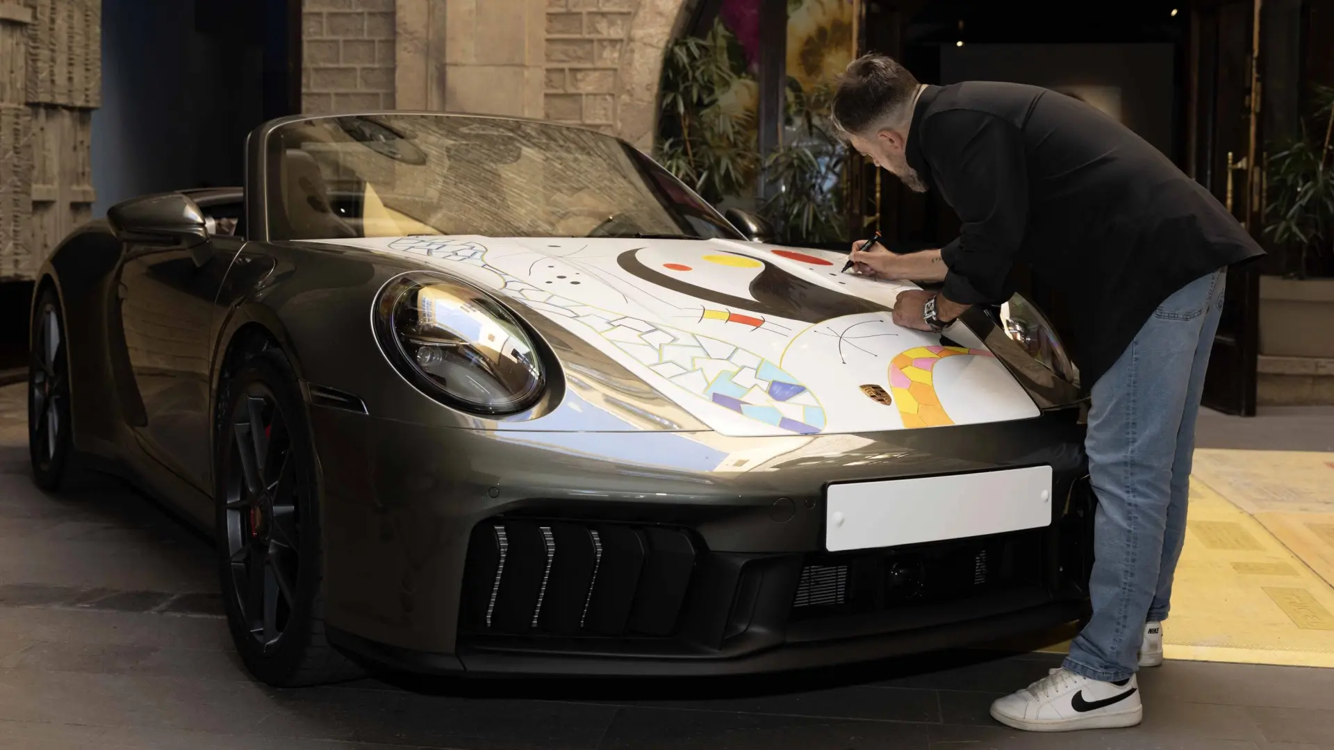 Barselona'da Lüks Otomobil ve Sanatın Buluşması: Autoart World Eylül'de Kapılarını Açıyor