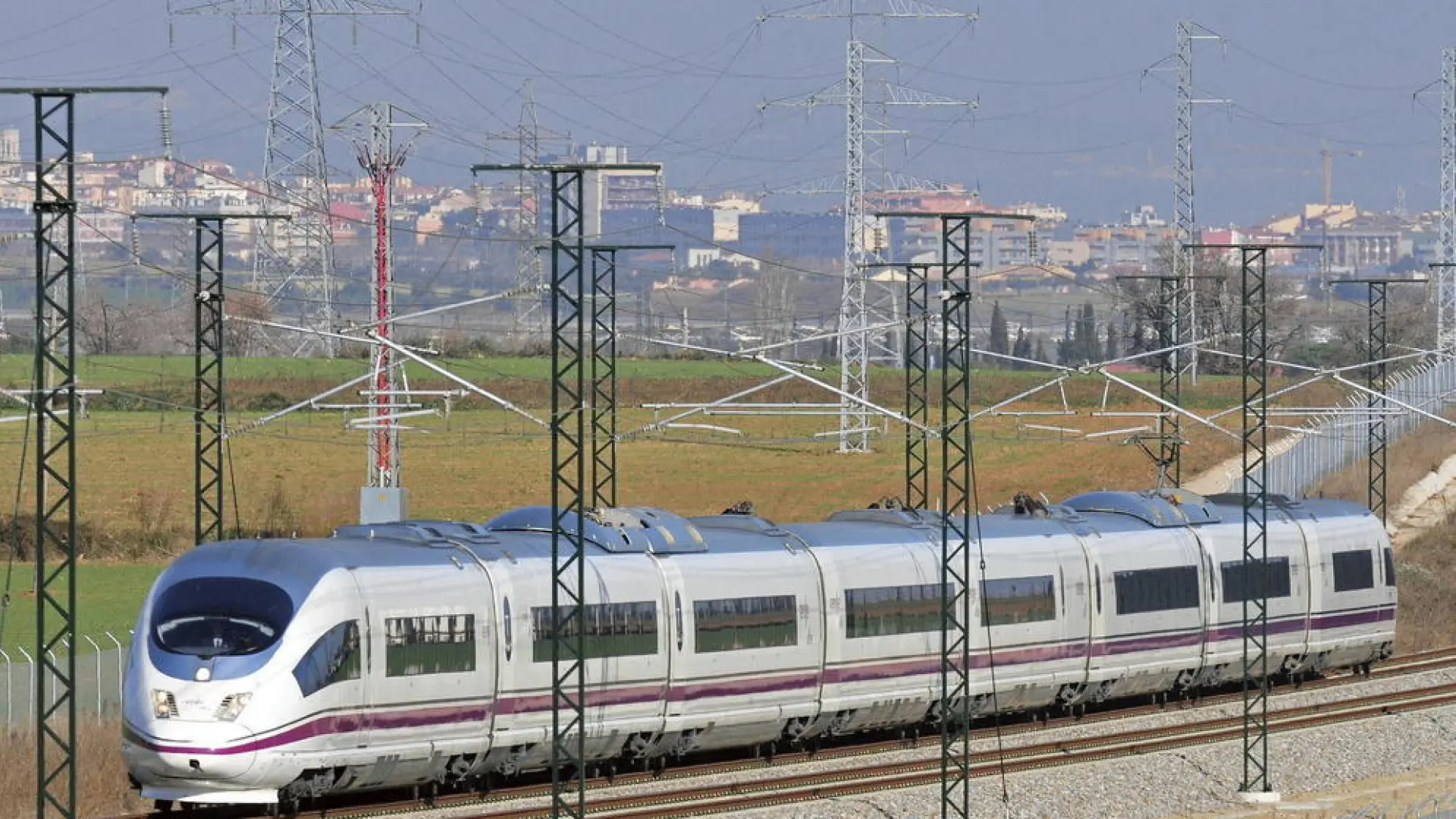 Demiryolu Soygunları Barselona'yı Vurdu: Yüksek Hızlı Tren Seferleri Aksadı!