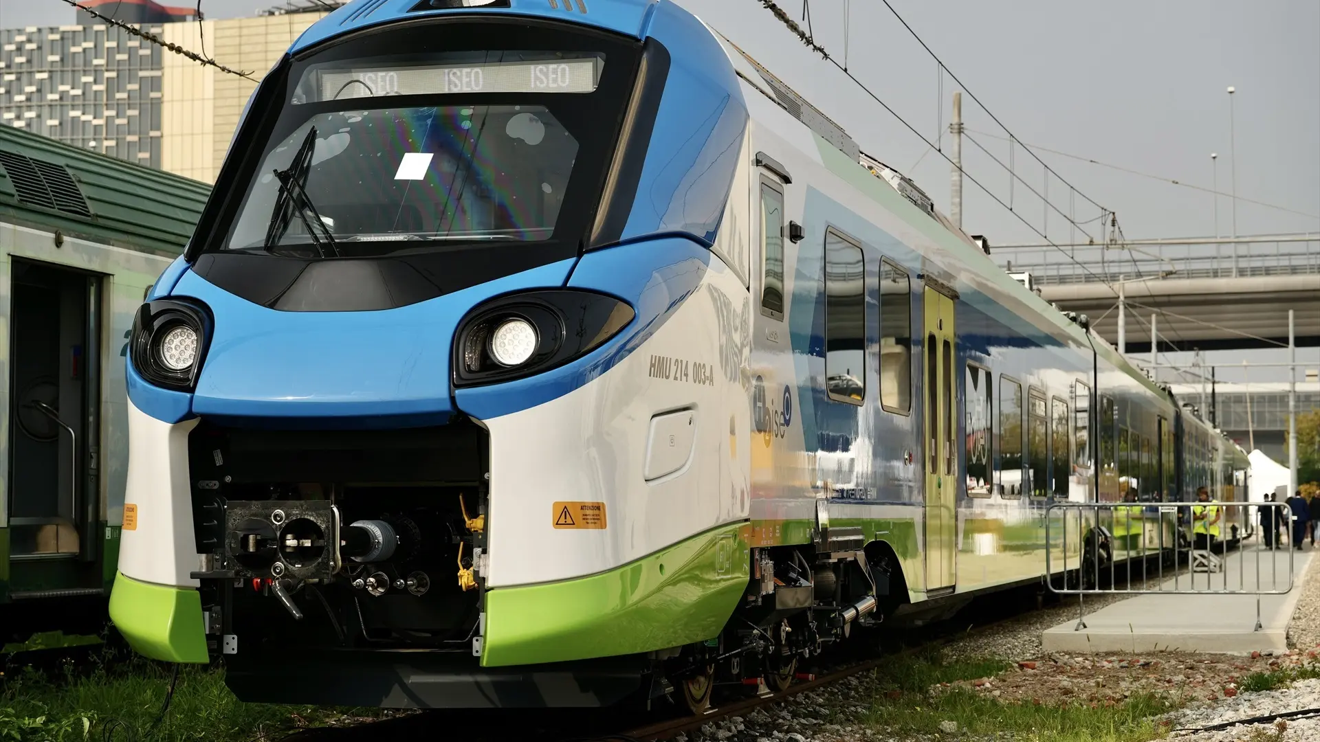 Barselona Havalimanı Treni Daha Hizmete Girmeden Vandalizmin Kurbanı Oldu