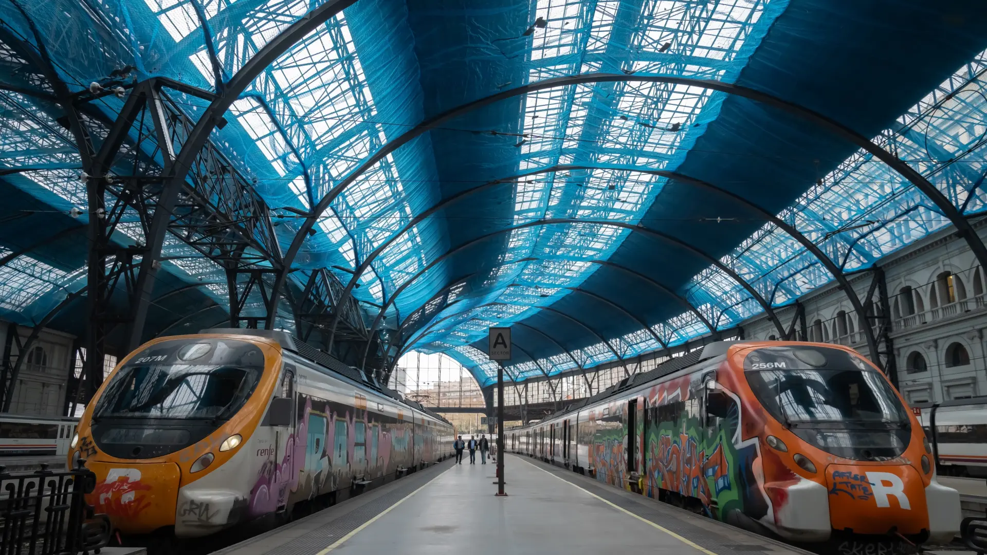 Barselona'da Tren Hatlarında Yeni Kablo Hırsızlığı: Rodalies R2 Sud Felç Oldu!