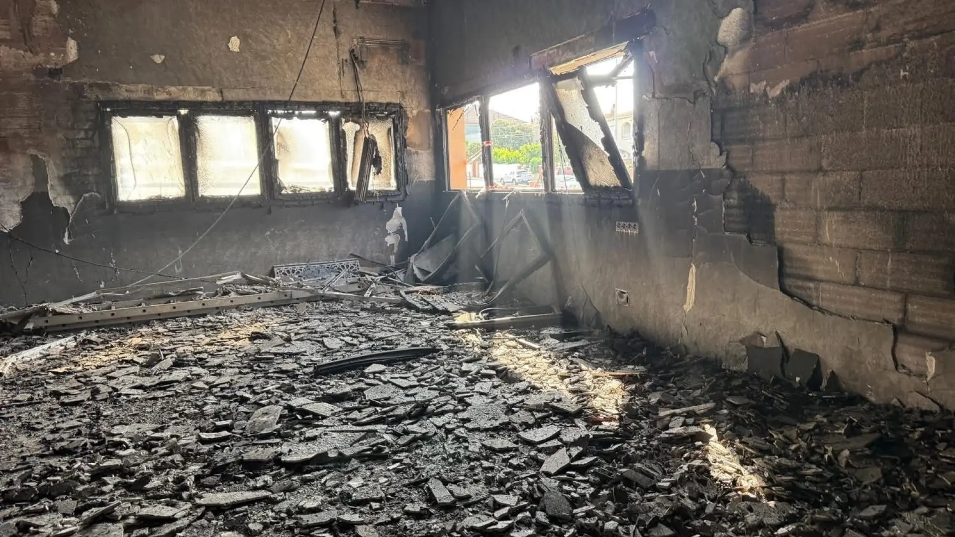 Barselona Mahkemesi Piera Camii Kundaklama Soruşturmasını Yeniden Açtı