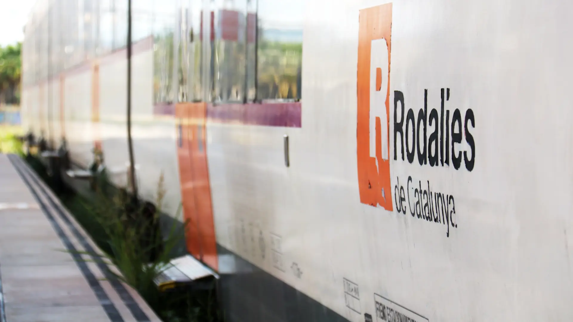Barselona Havalimanı Tren İstasyonunda Aksaklık: Rodalies Seferleri Kesintiye Uğradı