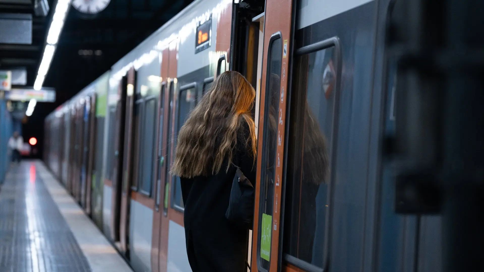 Barselona'da Ray Yenileme Çalışmaları: FGC Hatları 11-23 Ağustos Arası Kapanıyor