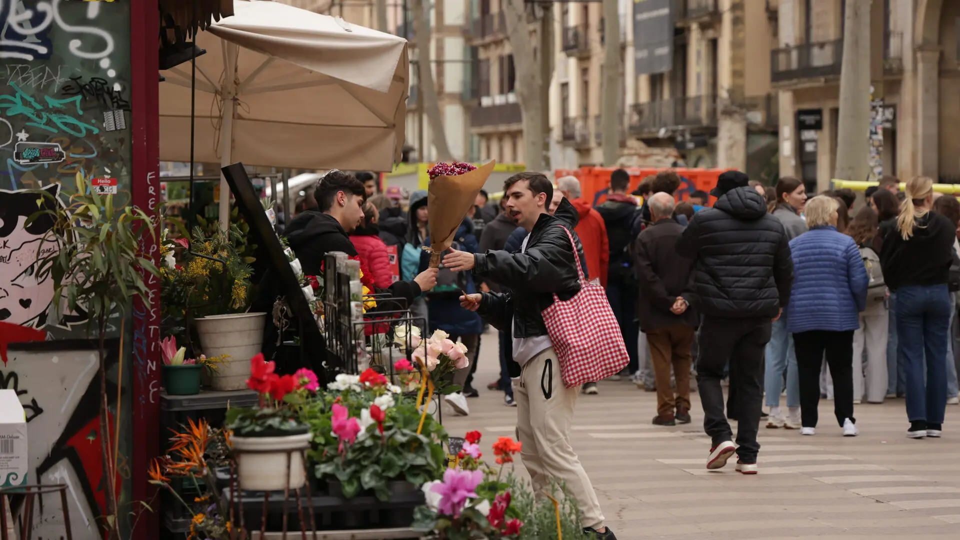La Rambla'yı Yeniden Canlandırma Planı: Boş Oteller Sosyal Konuta Dönüşüyor