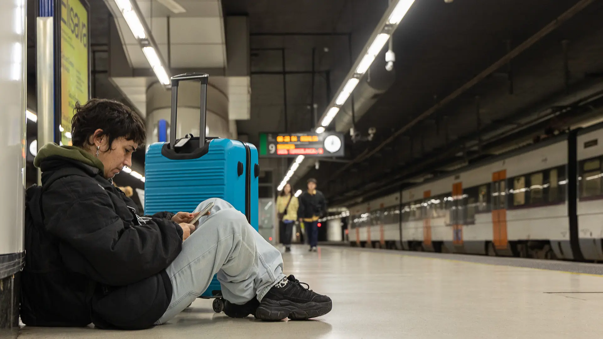 Barselona'da Ray Yakınındaki Yangın Rodalies Hatlarını Felç Etti: Ulaşımda Büyük Aksaklık