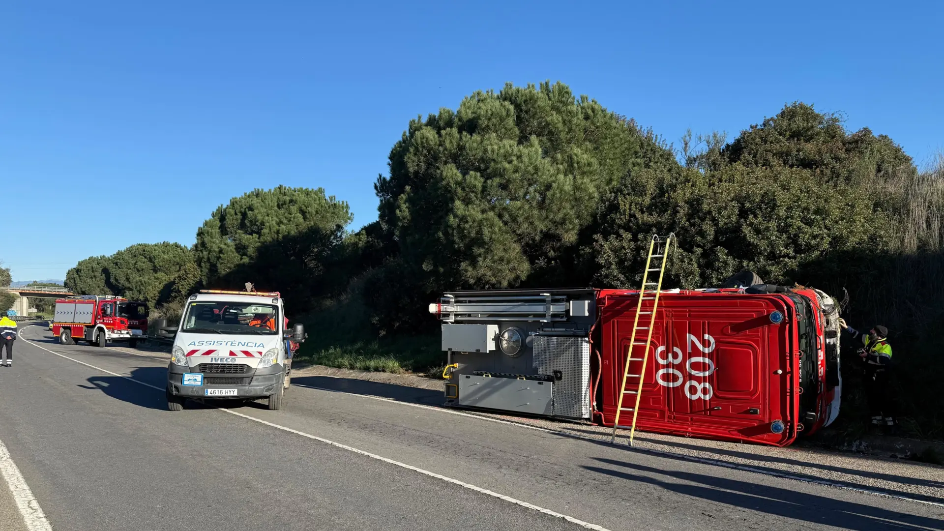 Girona'da Feci Kaza: 23 Yaşındaki Genç İtfaiye Aracıyla Çarpıştı, Hayatını Kaybetti