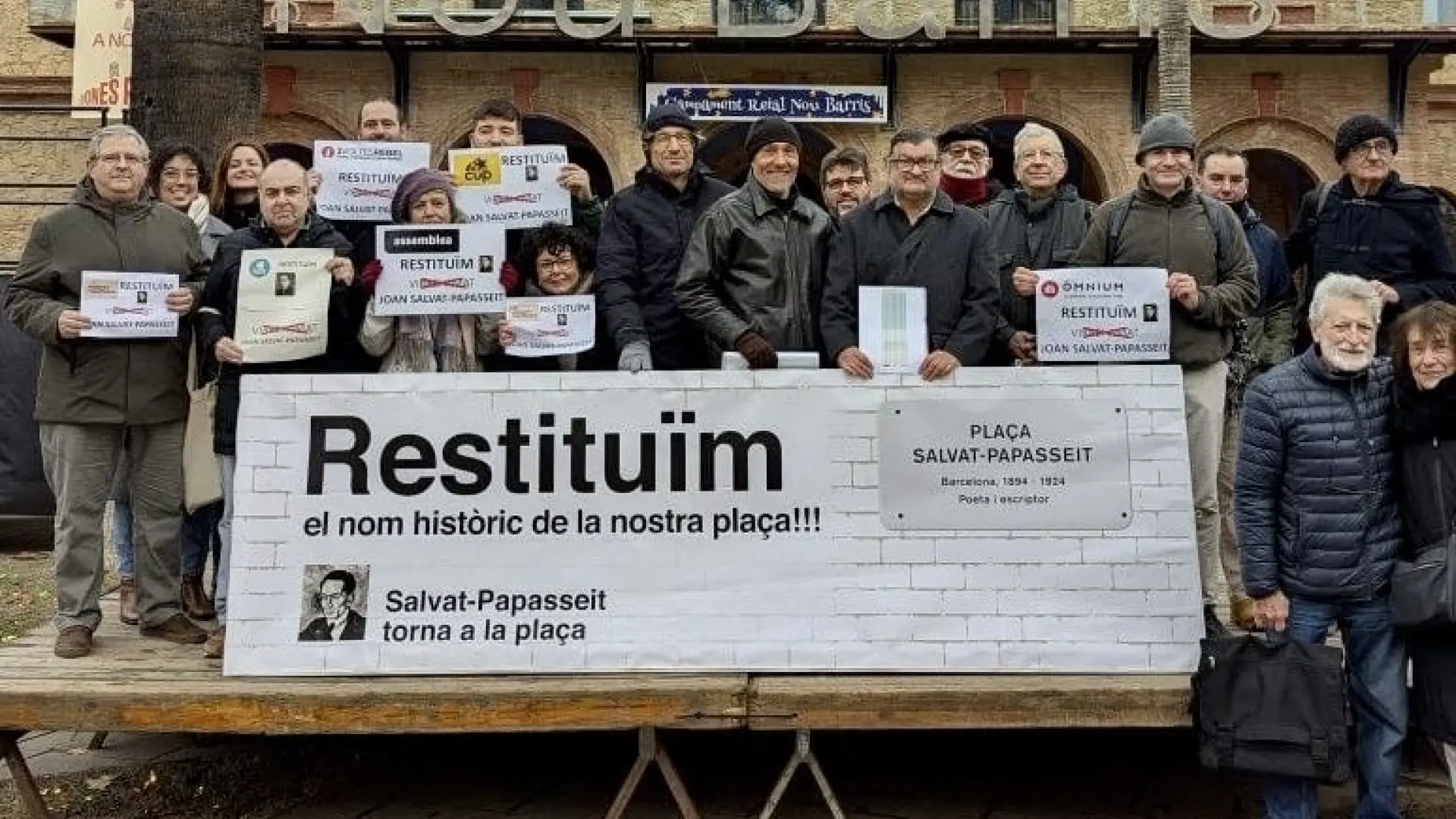 Barselona'da Tarihi İsim Değişikliği: Virrei Amat Meydanı, Şair Joan