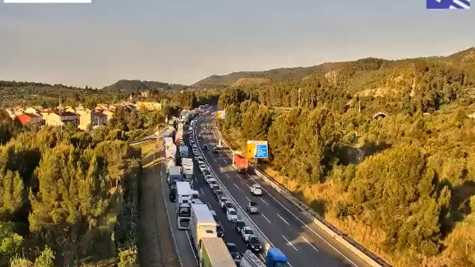 Costa Daurada'dan Barselona'ya Dönüş Çilesi: AP-7 Trafiğinden Kaçış Yolları