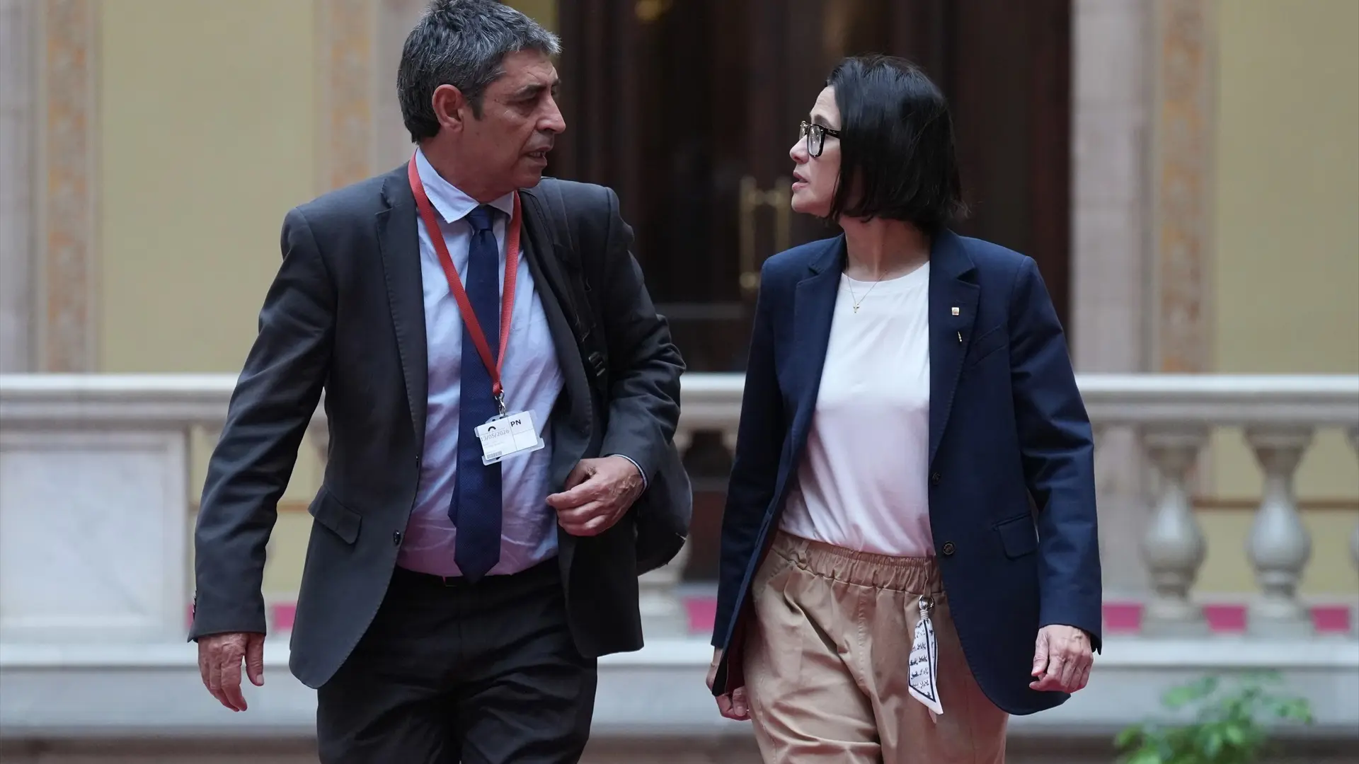 Katalonya'da Öğretmen Toplantısına Sızan Polisler Krizi: İçişleri Bakanı Özür Diledi