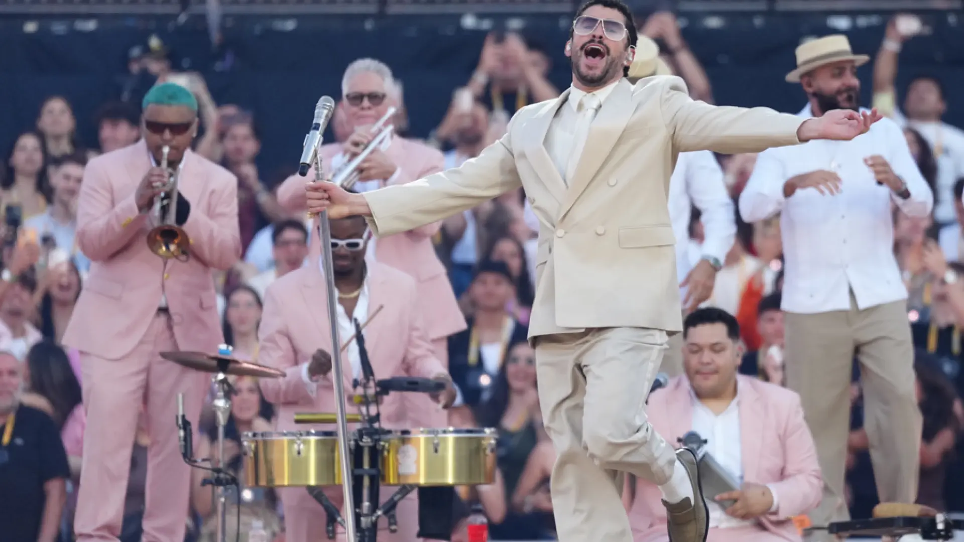 Bad Bunny'nin Avrupa Çıkarması: Barselona'da Reggaeton ve Salsa Coşkusu