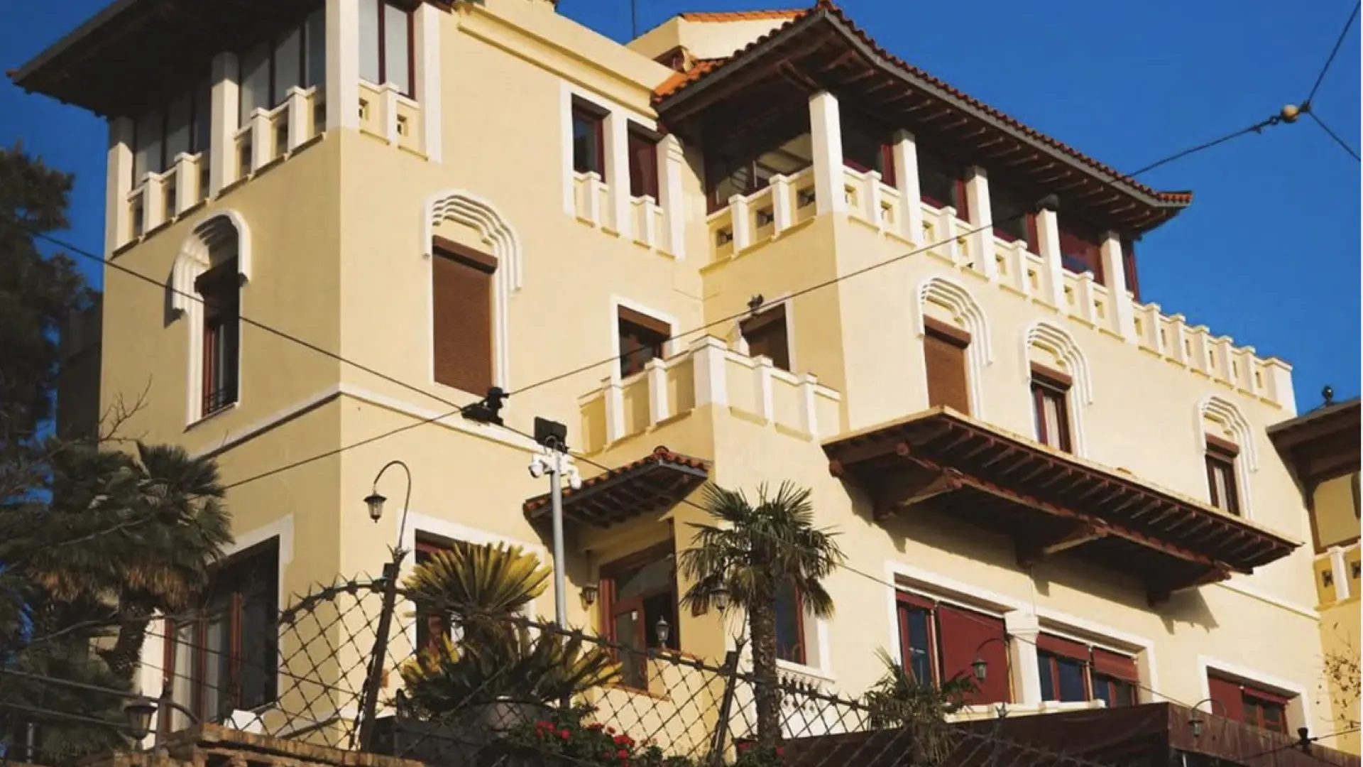 Barselona'nın Kalbinde Tarih ve Eğlence Buluşuyor: Tibidabo'nun Gizli Cenneti