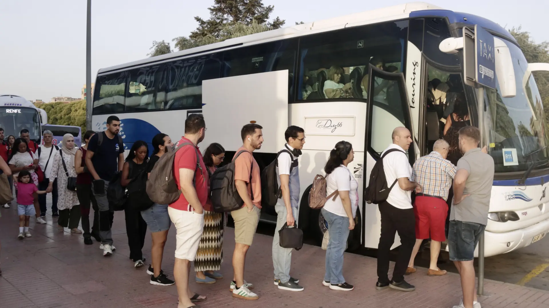 Montcada'daki Çöküntü Rodalies Hatlarını Felç Etti: Yolcuların Sabrı Taştı