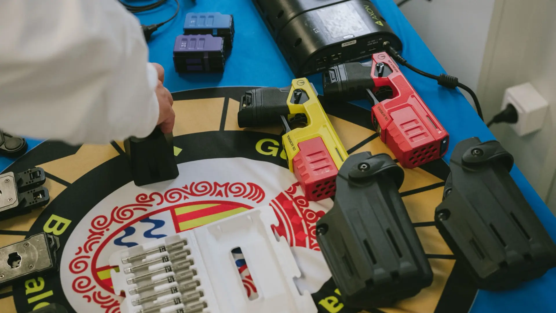 Badalona'da Yüksek Riskli Müdahalelere Taser Takviyesi: Güvenlikte Yeni Dönem