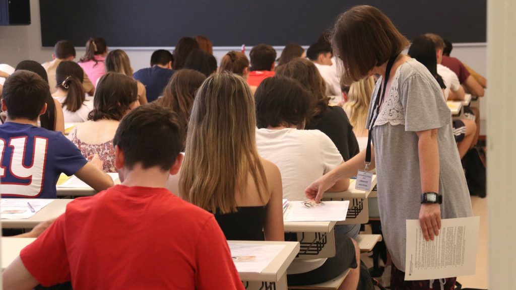 Katalonya'da Öğretmenlik İçin Zorunlu PAP Sınavları: Detaylar ve Gelecek