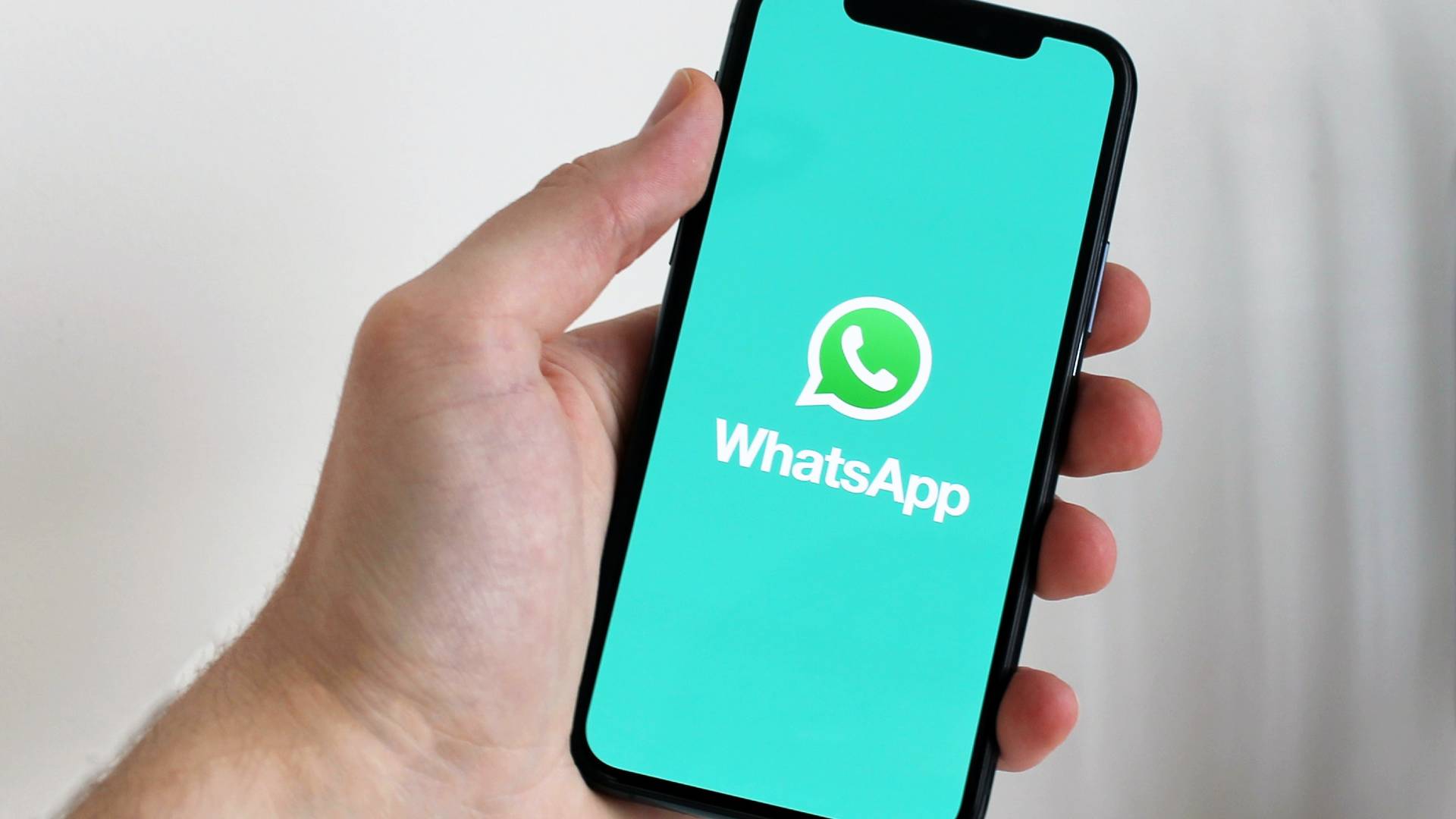 WhatsApp'tan Ebeveyn Kontrollü Ergen Hesapları: Güvenli Dijital İletişim Dönemi Başlıyor