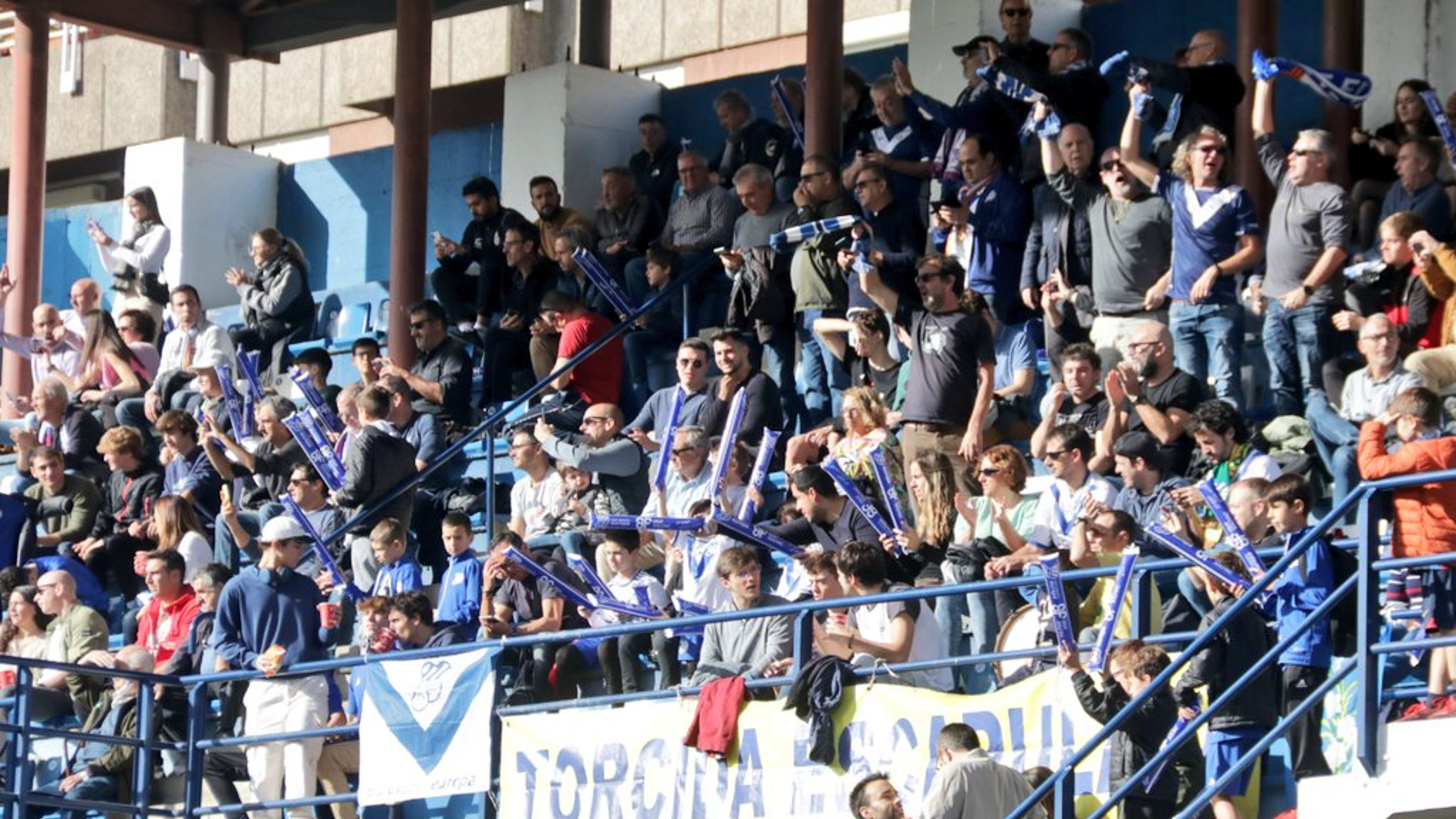 Barselona'dan Tarihi Çıkarma: CE Europa Taraftarları Sabadell'e Akın Ediyor!