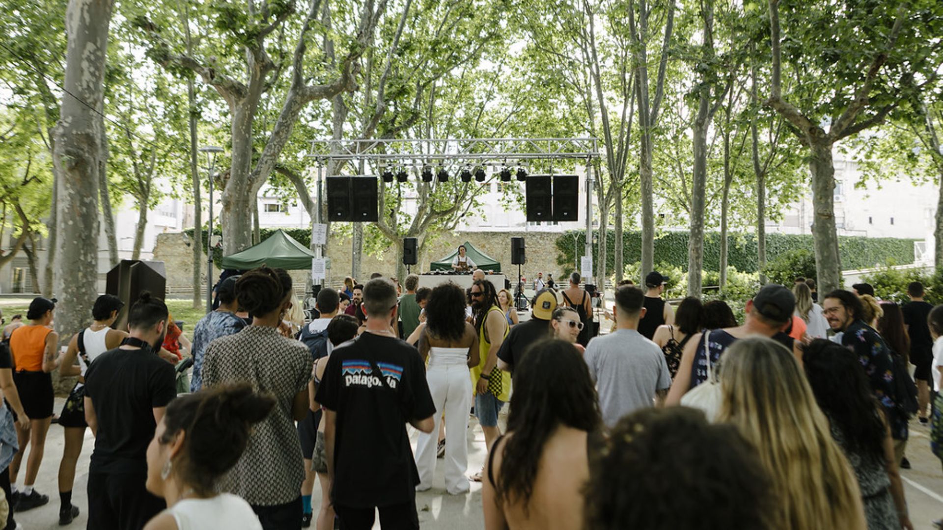 Barselona'da Ücretsiz Elektronik Müzik Şöleni: Ameba Parkfest 2026 Geliyor!
