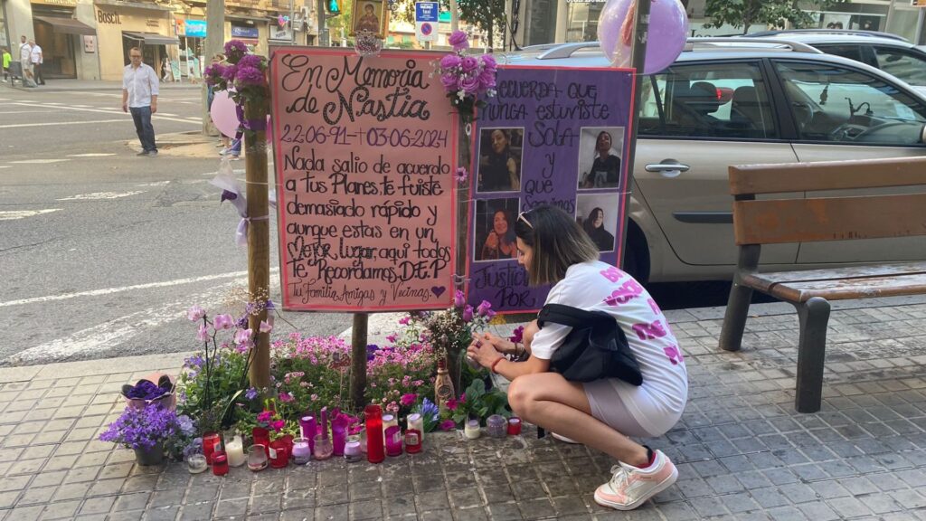 Barselona'da Kadın Cinayeti Kurbanı Nastia İçin Anıt Yeniden Yapıldı: Adalet Çağrısı