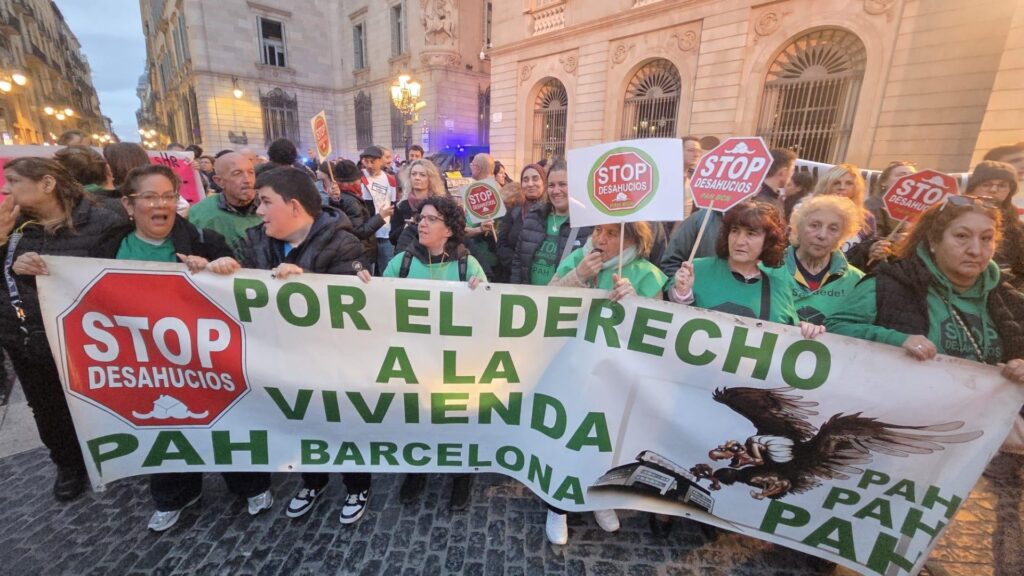 Barselona'da Konut Hakkı Protestosu: Tahliyelere Dur Demek İçin Binler Sant Jaume'ye