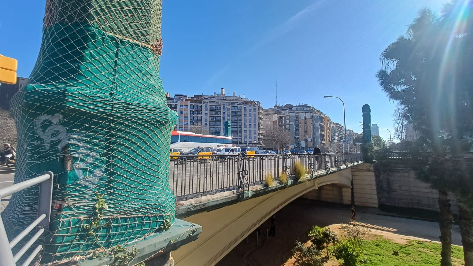 Barselona'nın Tarihi Marina Köprüsü'ne Kapsamlı Restorasyon: Bir Asırlık Miras Yenileniyor