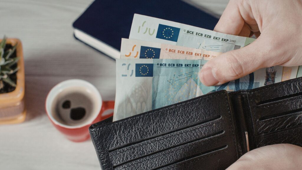 İspanyol Bankalarından Tarihi Geri Ödeme: Müşteri Şikayetleri Sonrası 6,8 Milyon Euro