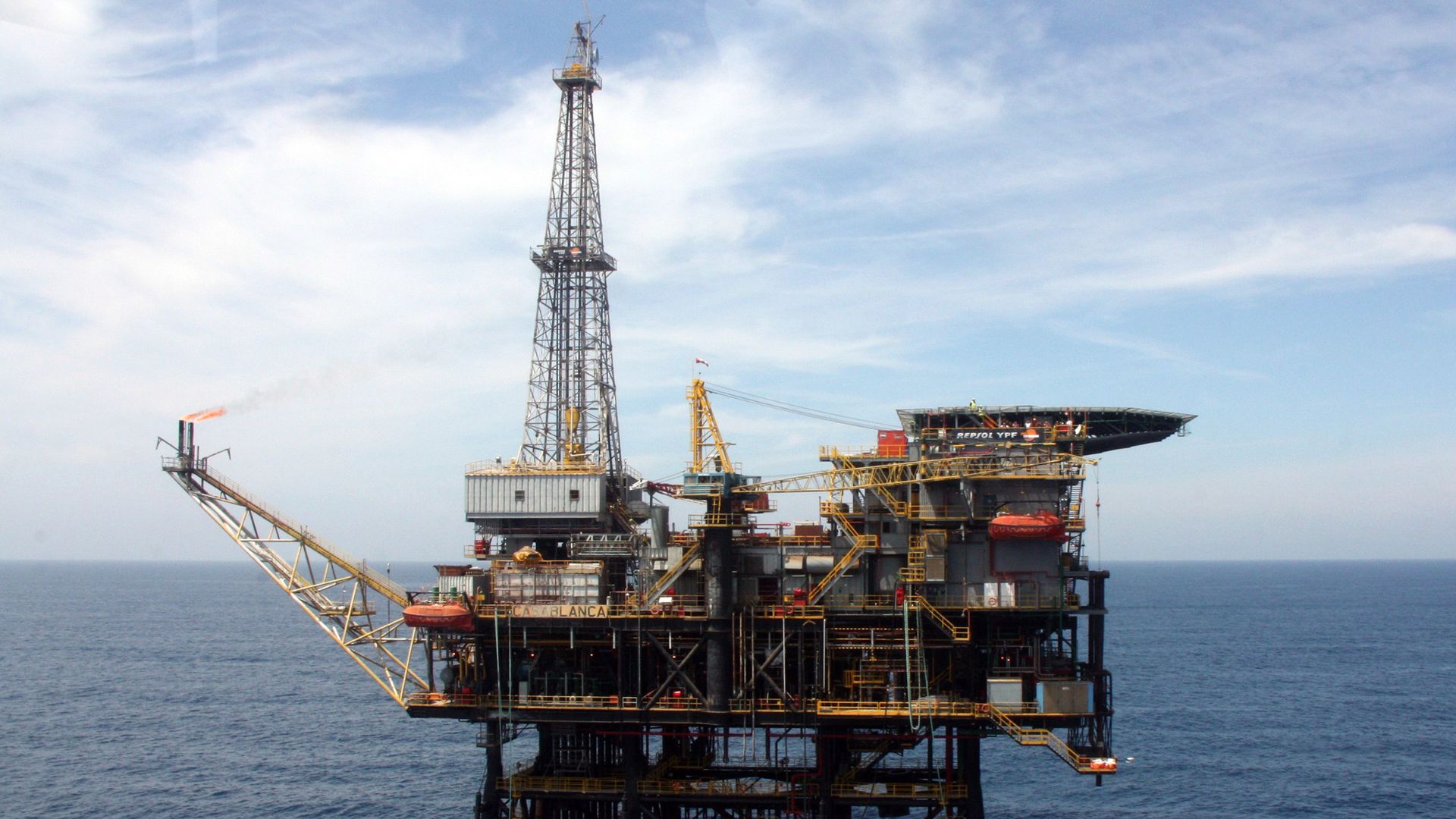 Küresel Petrol Fiyatları Orta Doğu Gerilimiyle 100 Dolar Eşiğini Aştı