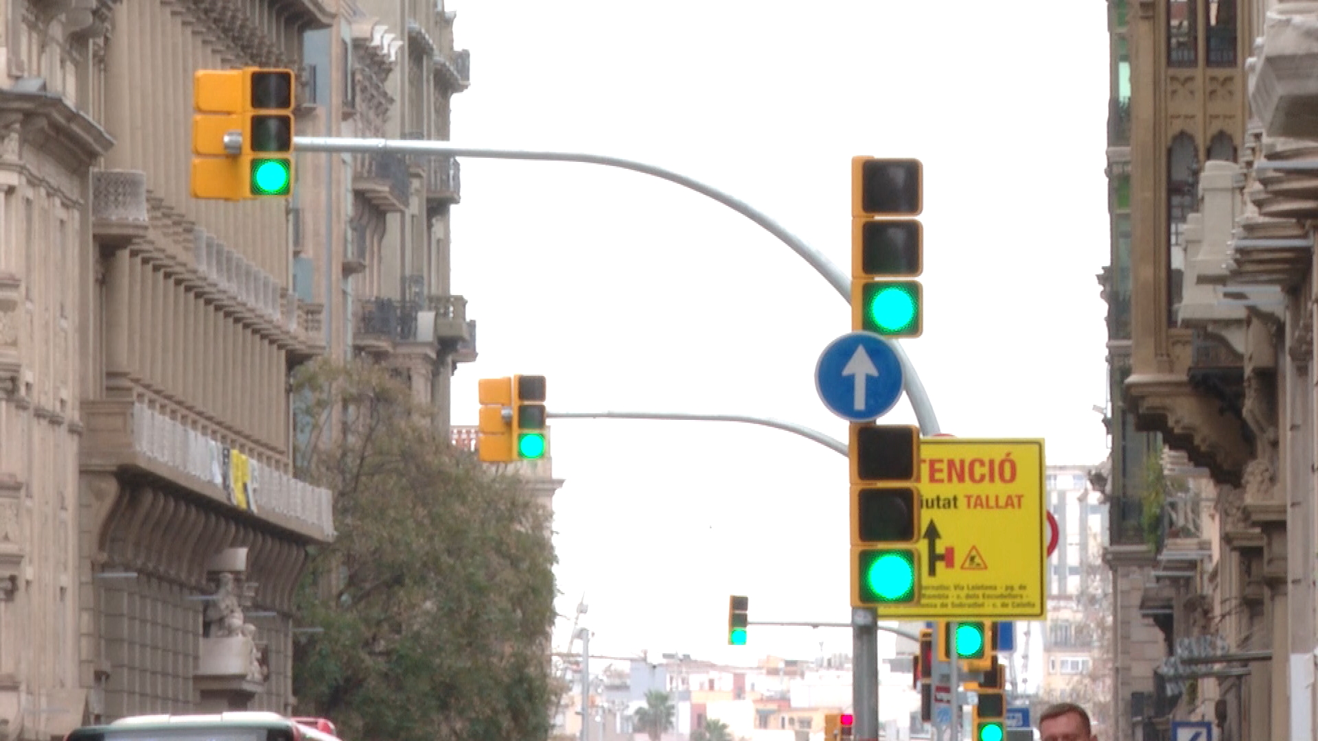 Barselona'nın 40.000 Trafik Işığı İçin 34 Milyon Avroluk Dev Bakım Sözleşmesi Onaylandı