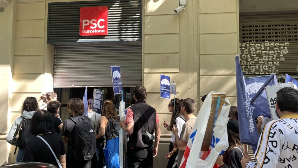 Barselona'da Konut Sendikası PSC Genel Merkezini İşgal Etti: Tahliye Protestosu Büyüyor