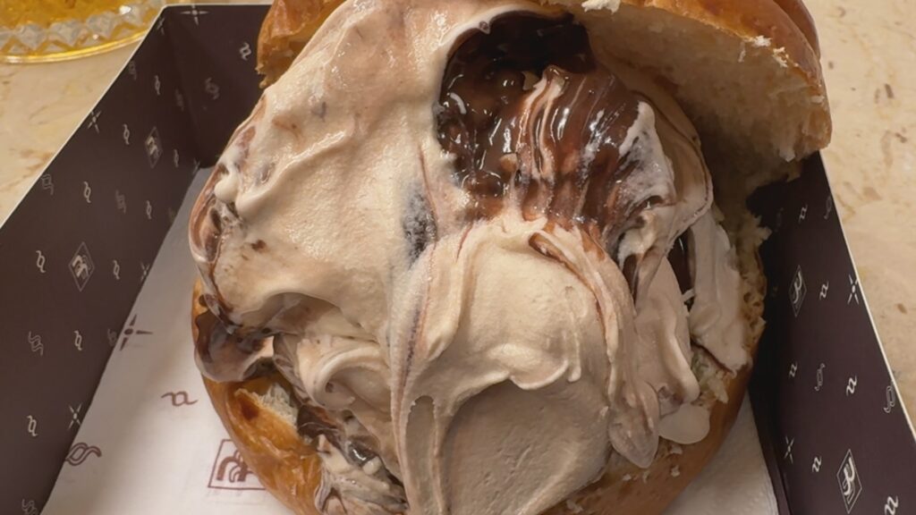 Barselona Eixample'de Sicilya Usulü Akşam Yemeği: Bilmonte'den Dondurmalı Brioche