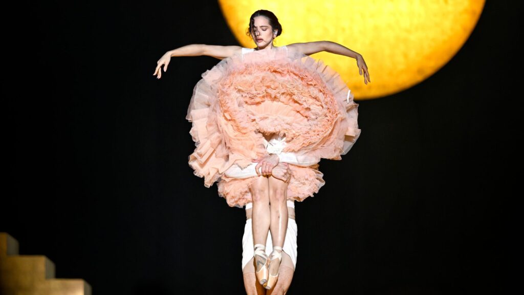 Rosalía Fenomeni: Barselona'da Dört Palau Sant Jordi Konseri ve Tartışmalar