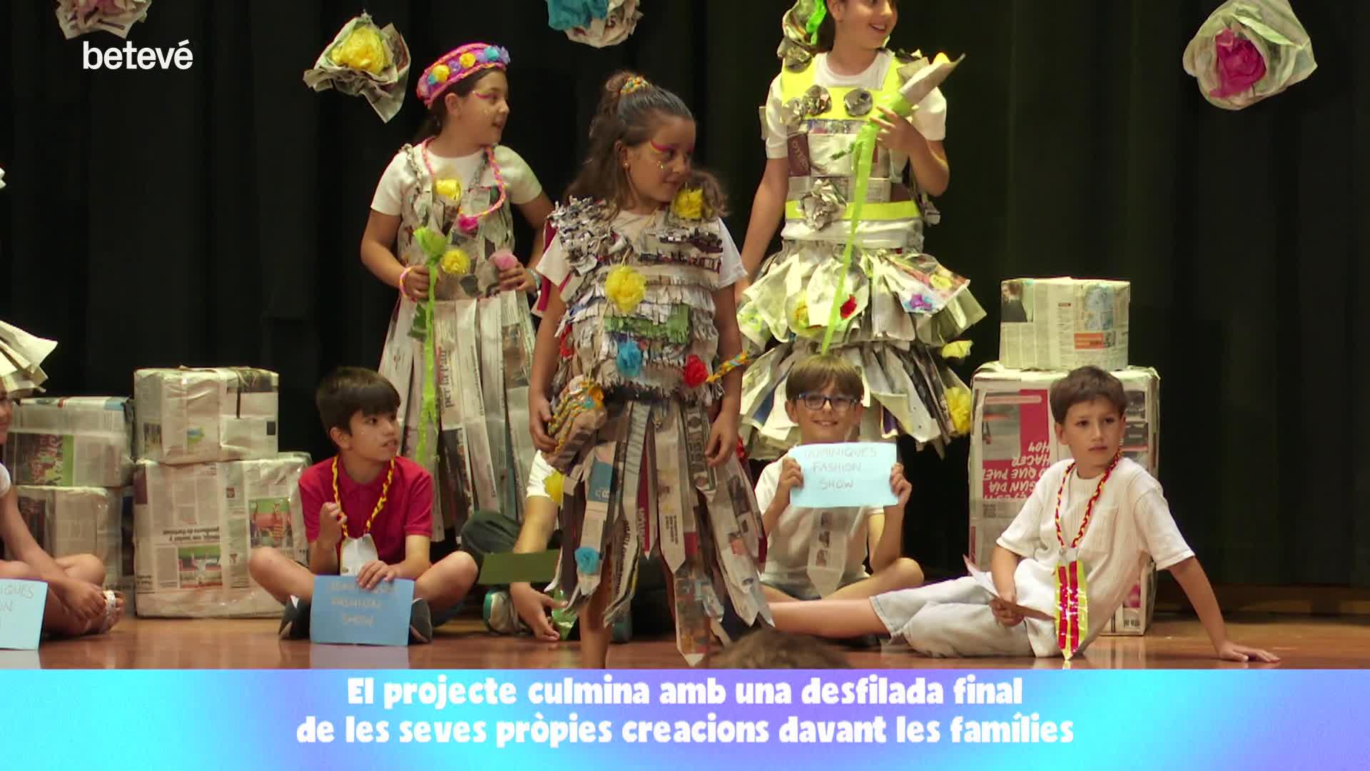 Barselona'da Kağıttan Elbiselerle Yaratıcılık Rüzgarı: "Fashion Paper Festival"