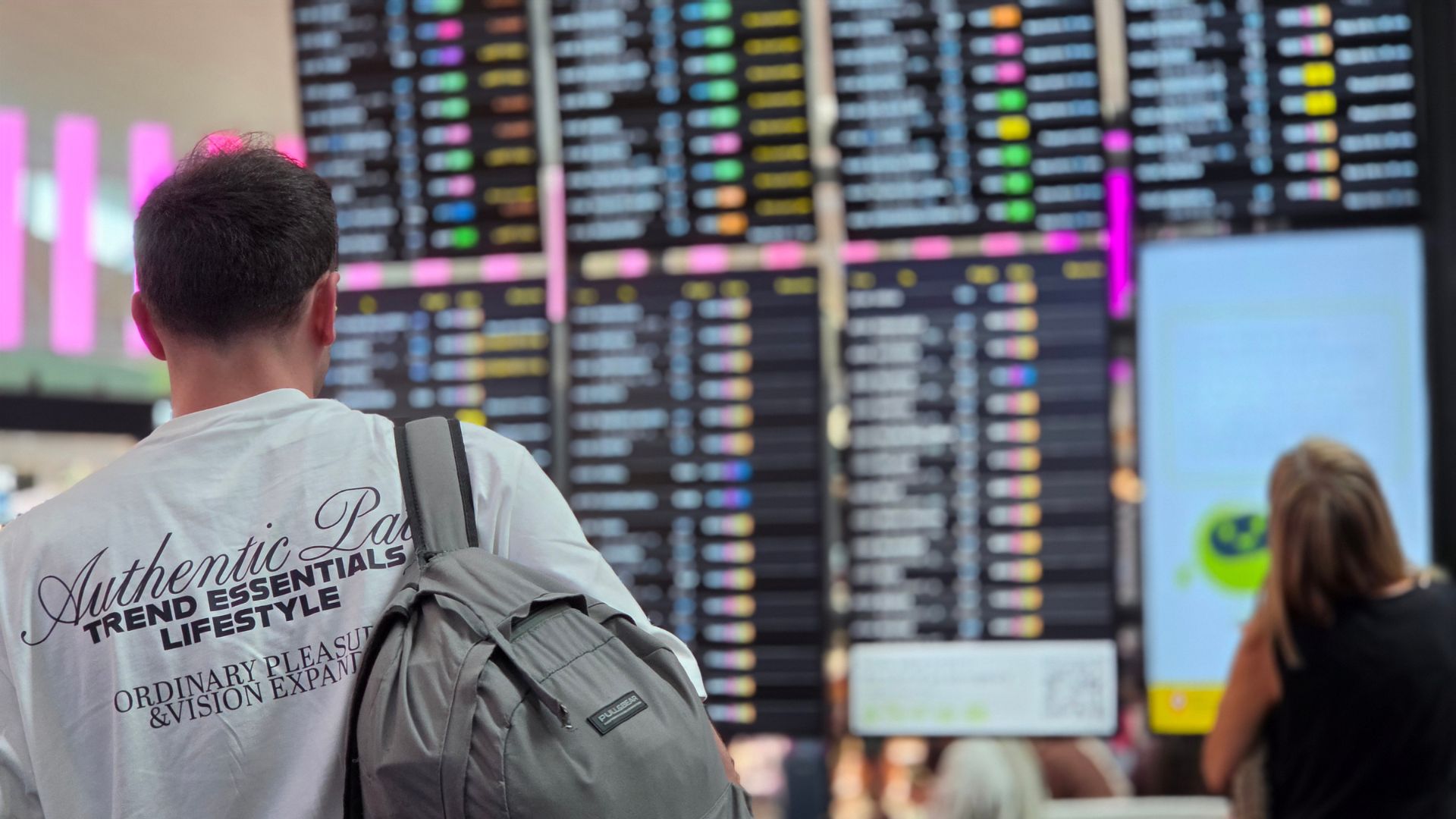 Barselona El Prat Havalimanı'nda Süresiz Grev Alarmı: Çalışma Koşulları Gerilimi