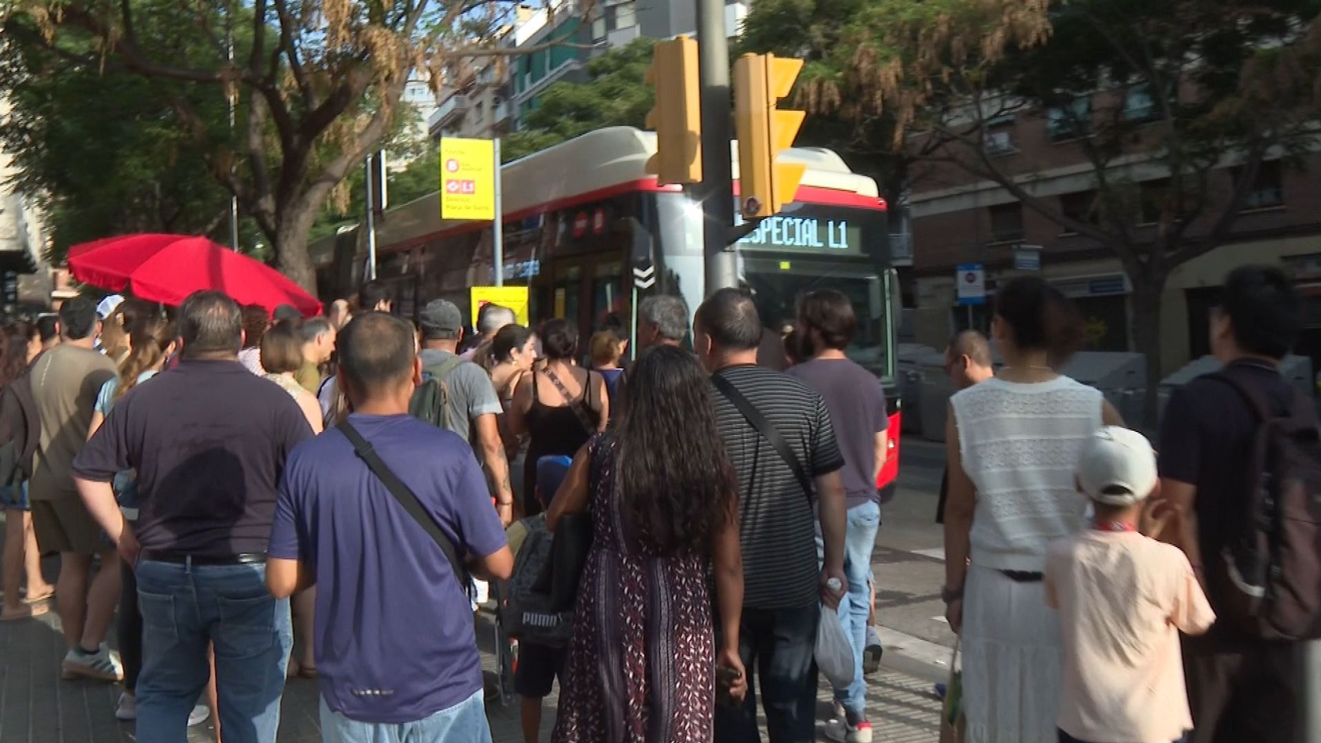 Barselona Metrosu L1 Hattında Kısmi Kapanma: Yolcular İsyan Etti, Ulaşım Çilesi Başladı