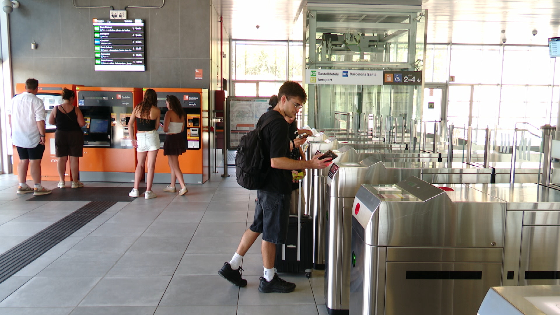 Barselona'da Rodalies Krizi: Çöküntü Sonrası Raylar Açıldı Ama Öfke Dinmiyor