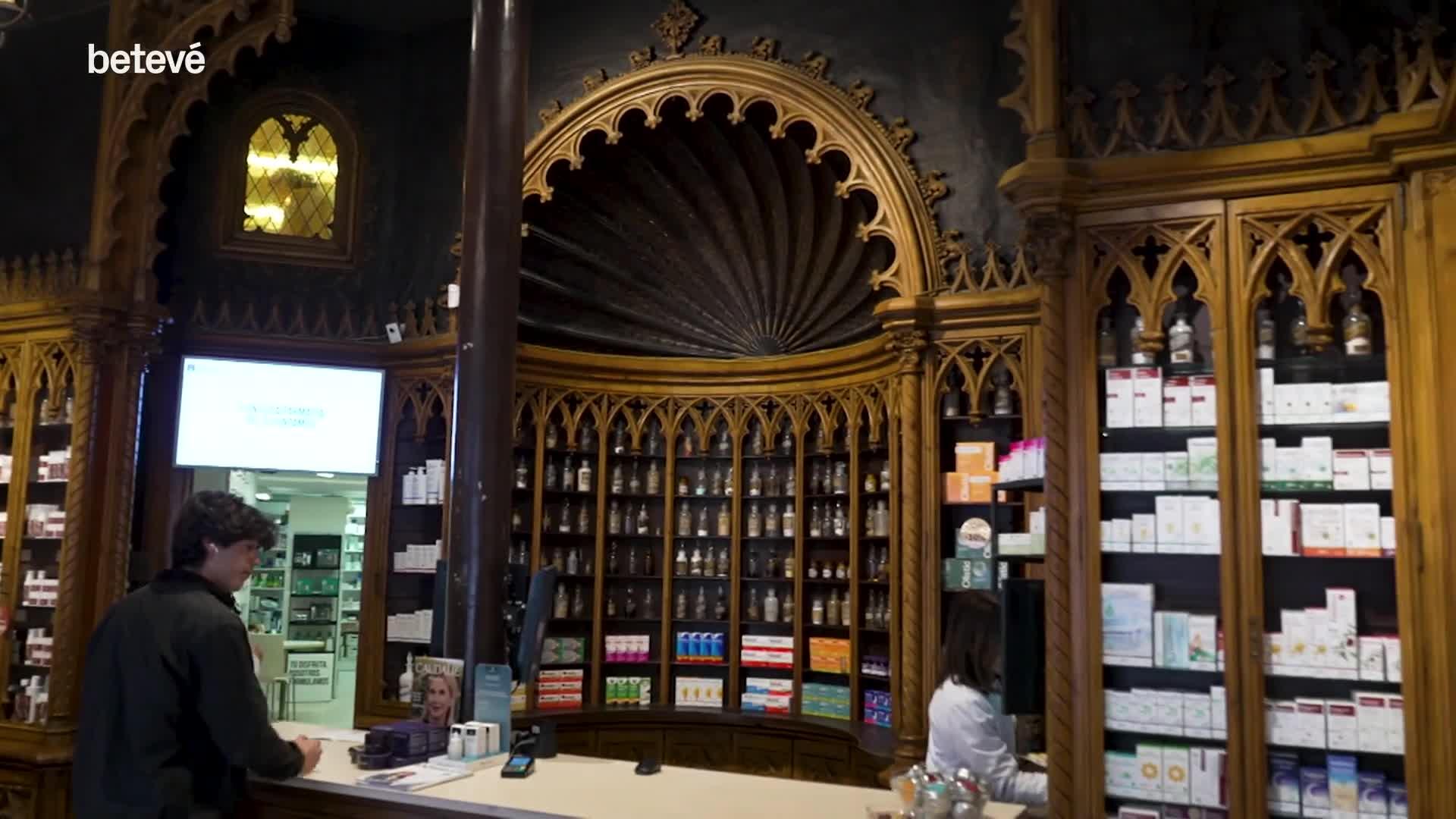 Barselona'nın Kalbinde Bir Asırlık Miras: Farmàcia Sanchís'in Zamana Meydan Okuyan