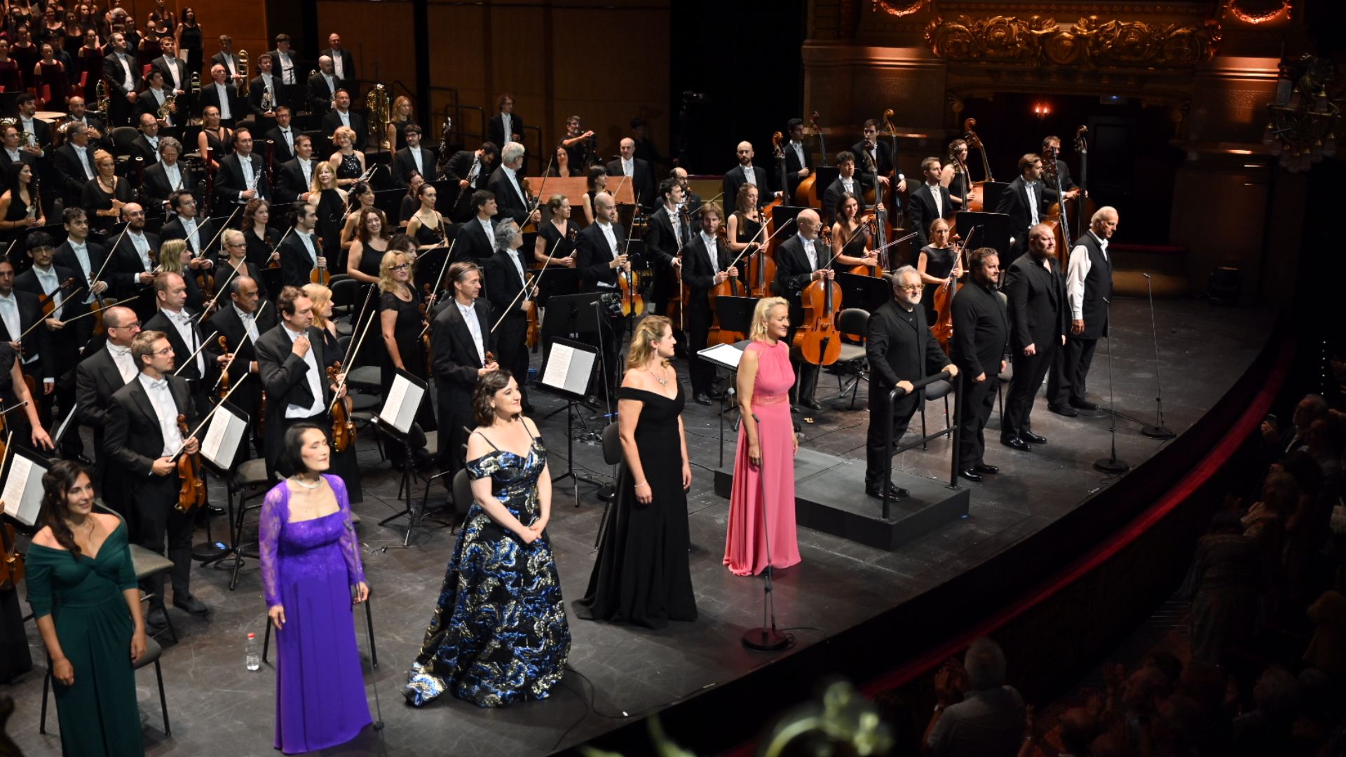 Josep Pons'a Liceu'dan 11 Dakikalık Ayakta Alkışla Muhteşem Veda