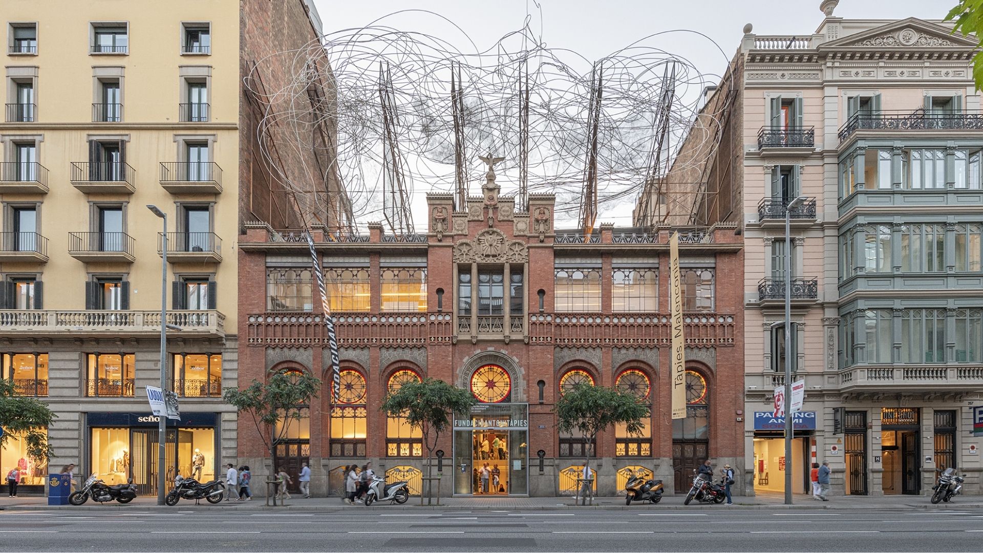 Barselona'nın Sanat Durağı Museu Tàpies, Kapsamlı Yenileme İçin Kapılarını Kapatıyor