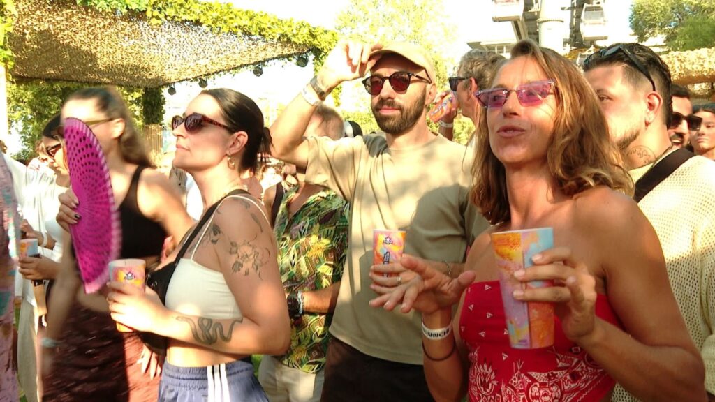 Barselona'da Brunch Electronik Coşkusu: Joan Brossa Bahçeleri Dansla Doldu