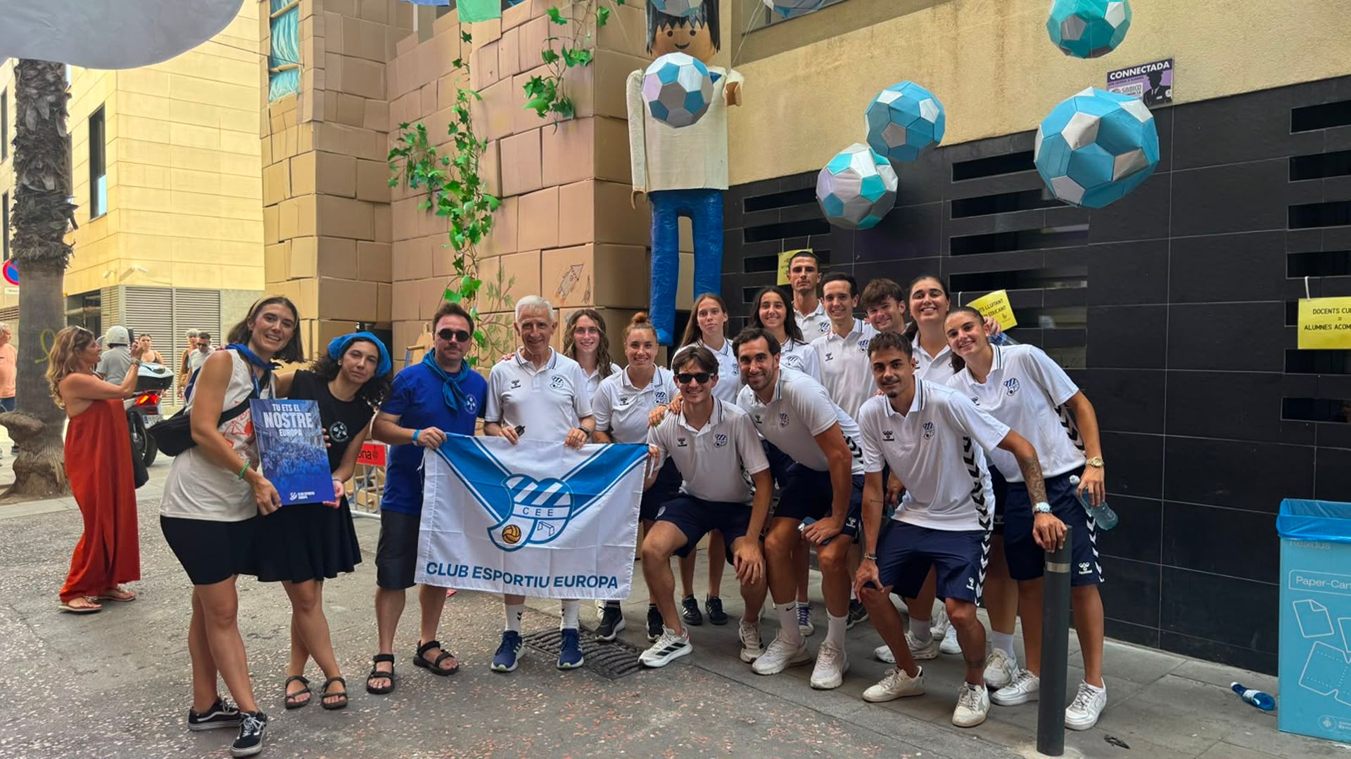 Gràcia'da Futbol ve Gelenek: CE Europa'dan Güçlü Toplumsal Bağ