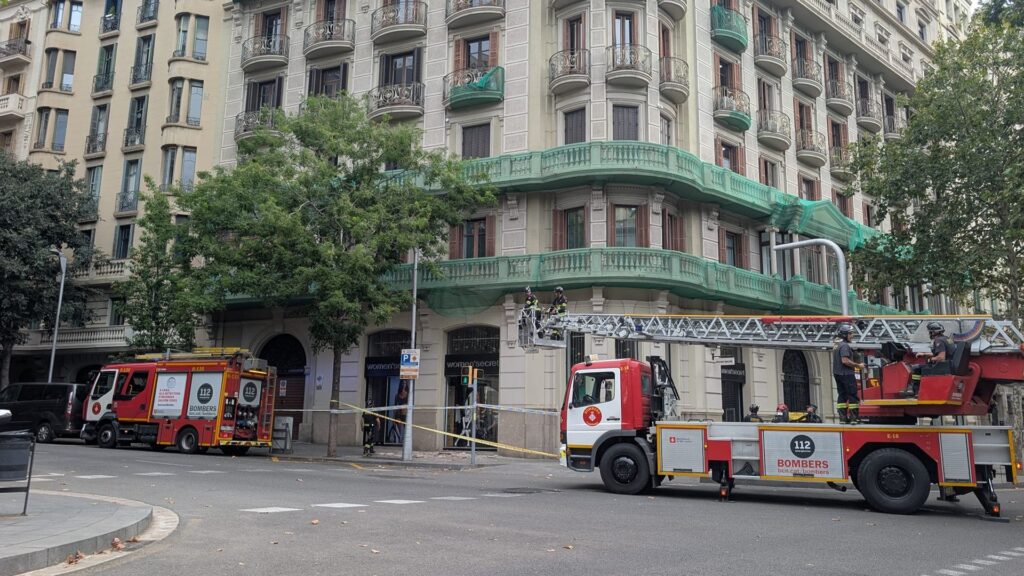 Barselona'da Yıkım Tehlikesi: Eixample'da Balkon Çökmesi Endişe Yarattı