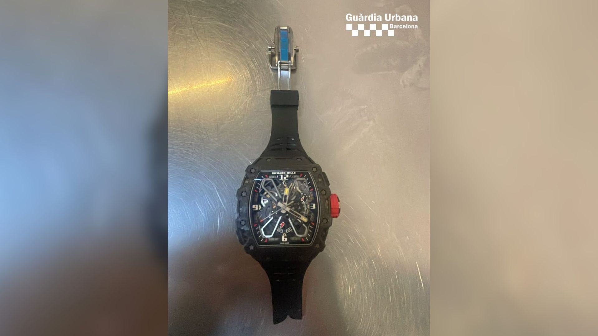 Barselona'da Akılalmaz Olay: 350 Bin Avroluk Saati Çalan Hırsızı Görev Dışı Polis Yakaladı