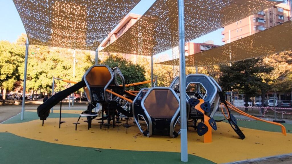 Barselona, Plaça de la Palmera'da Tarihi Dokuyu Koruyan Dönüşüm Başladı