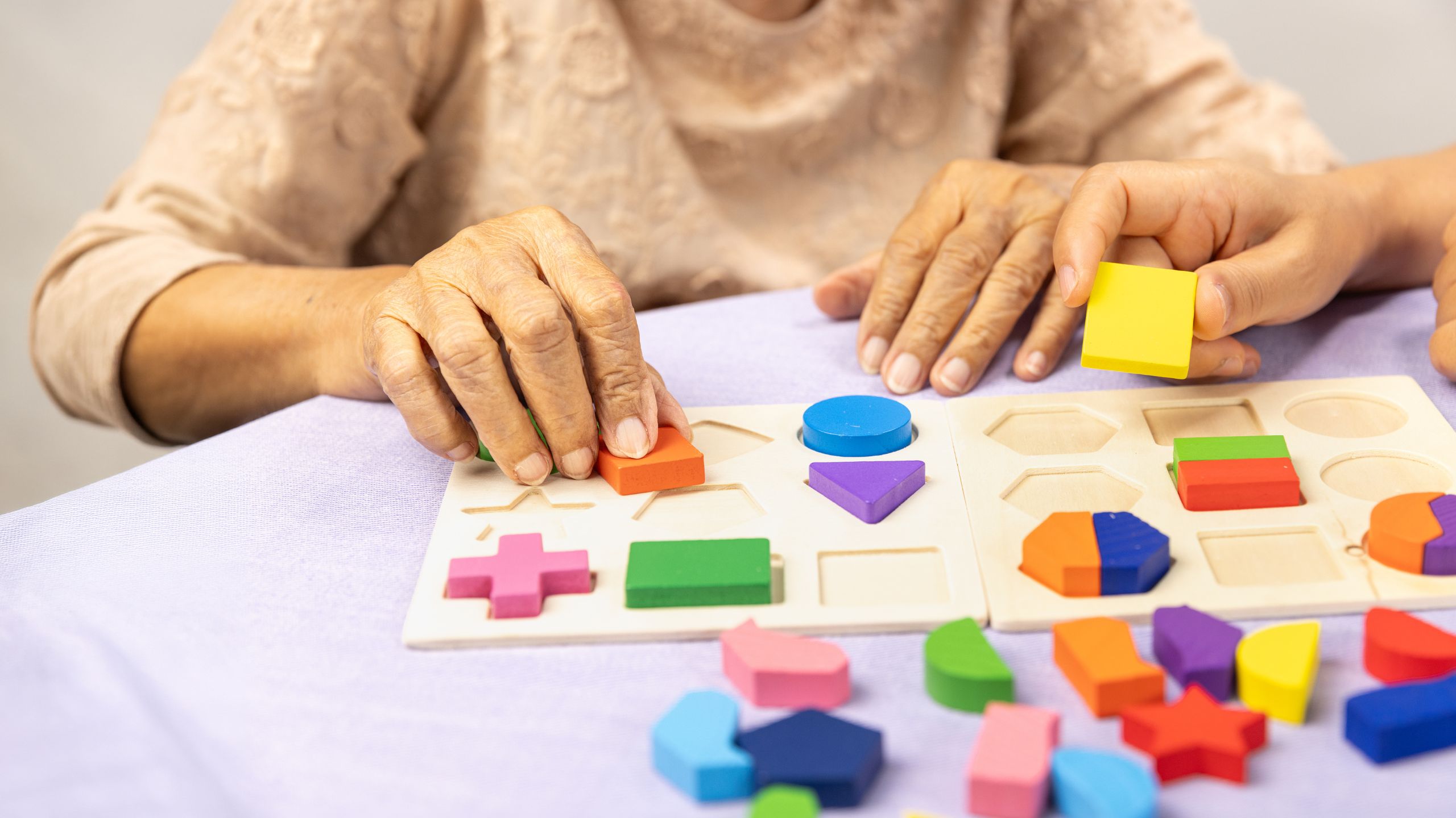 Barselona'dan Alzheimer'ın Erken Evrelerine Umut: Gràcia'da Yeni Hafıza Birimleri Açıldı
