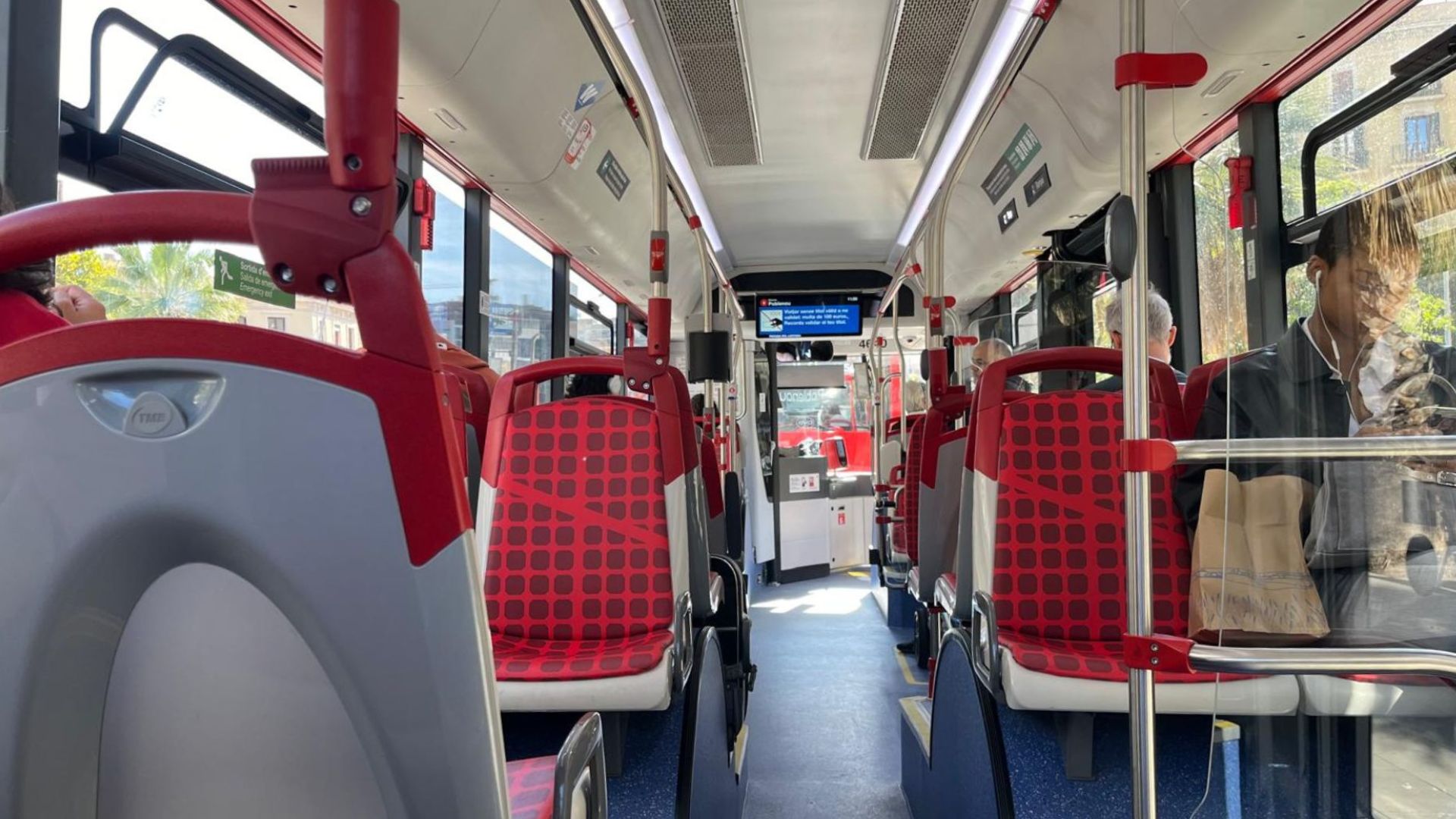 Barselona'da TMB Otobüs Grevleri Başladı: Ekim Boyunca Ulaşım Kesintili!