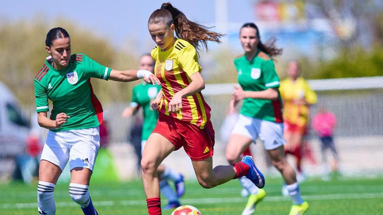 Katalan Futbolunda Büyük Kriz: 'Hayallerimizi ve Ülkemizi Ucuza Satıyoruz'