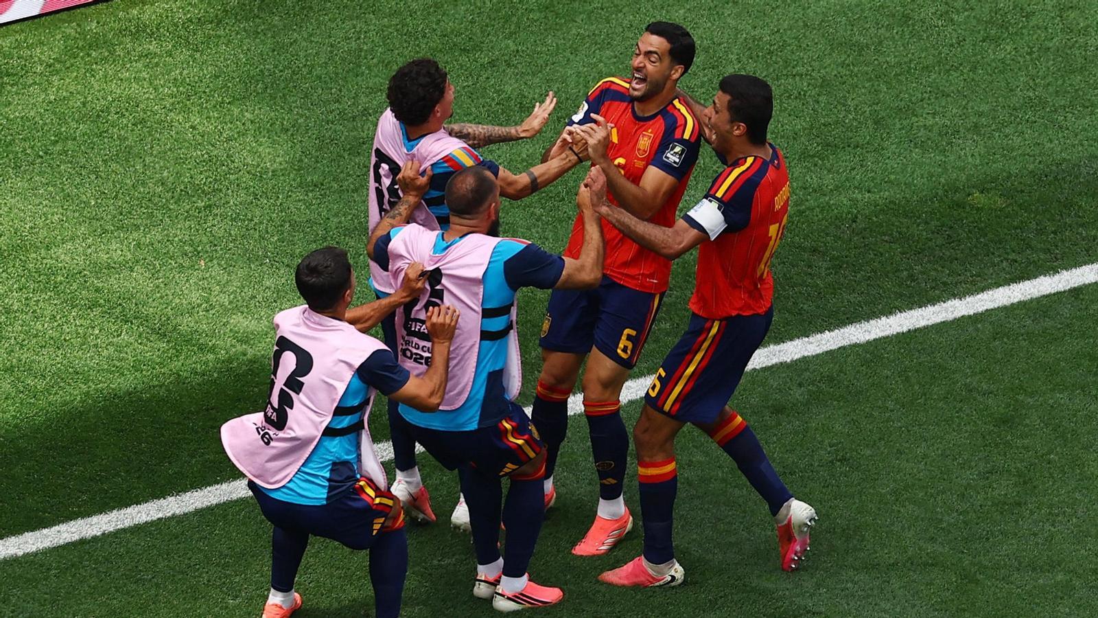 FIFA'dan Dünya Kupası Finali Devre Arası Kararı: Süre 17 Dakikaya İndi, Sahne Yıldızların!