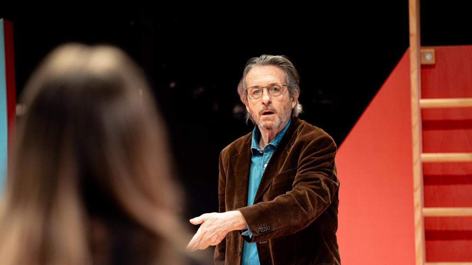 Eğitim Çıkmazı Sahnede: Barselona'dan Esprili Bir Bakış