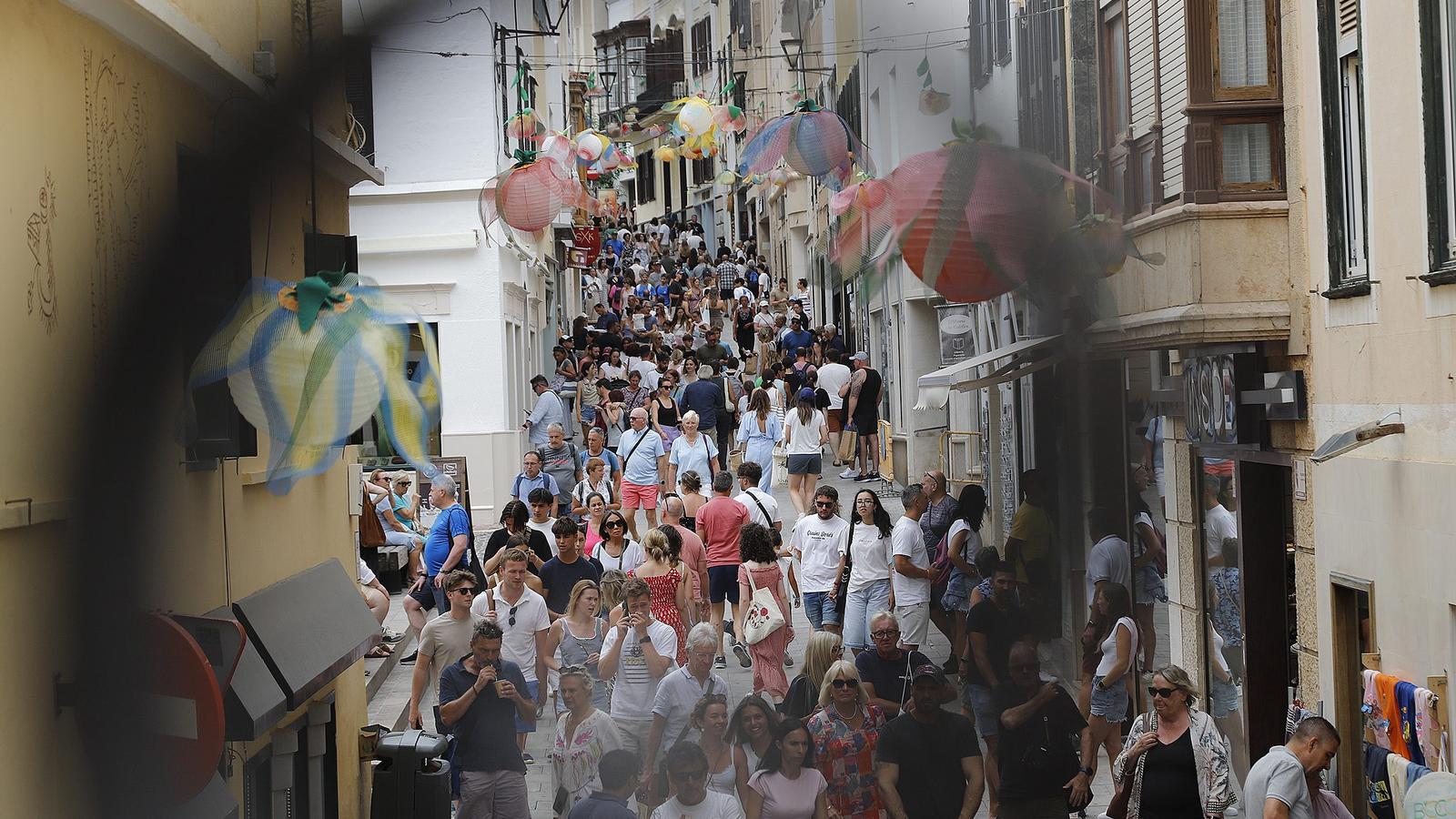 Menorca'da Turizm Doygunluğuna Karşı Direniş: "Yeni Bir İbiza Olmayacağız!"