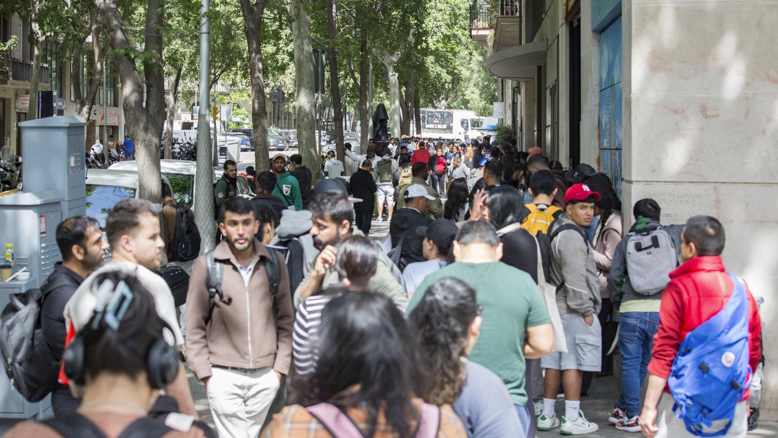 İspanya Yüksek Mahkemesi Göçmen Düzenlemesini Sorguluyor: AB Adalet Divanı'na Sevk